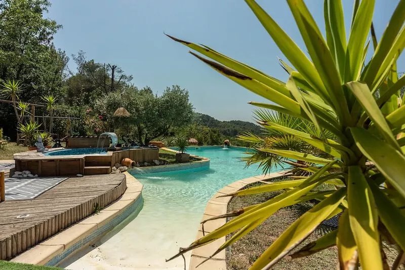 Provencal manor house & large pool,15 min from Aix-en-Provence, 20 min from sea