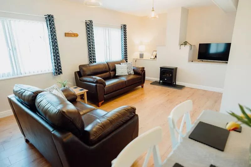 Harbour Reach, stay just a few steps away from Saundersfoot Beach and Harbour