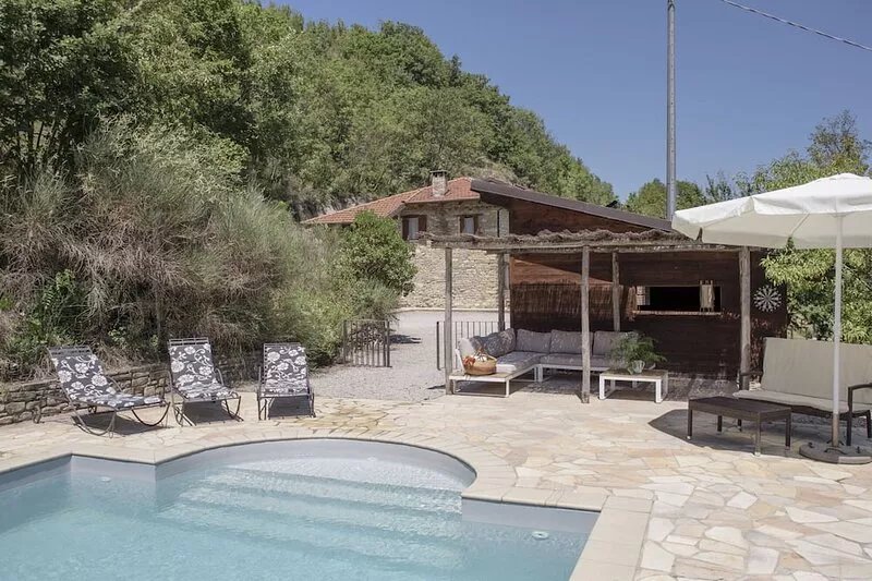 PODERE LA MARZA Denice: in the heart of the Piedmontese Langhe with private pool