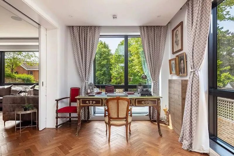 Highgate - Luxury 4-Bedroom Spacious House with Indoor Pool