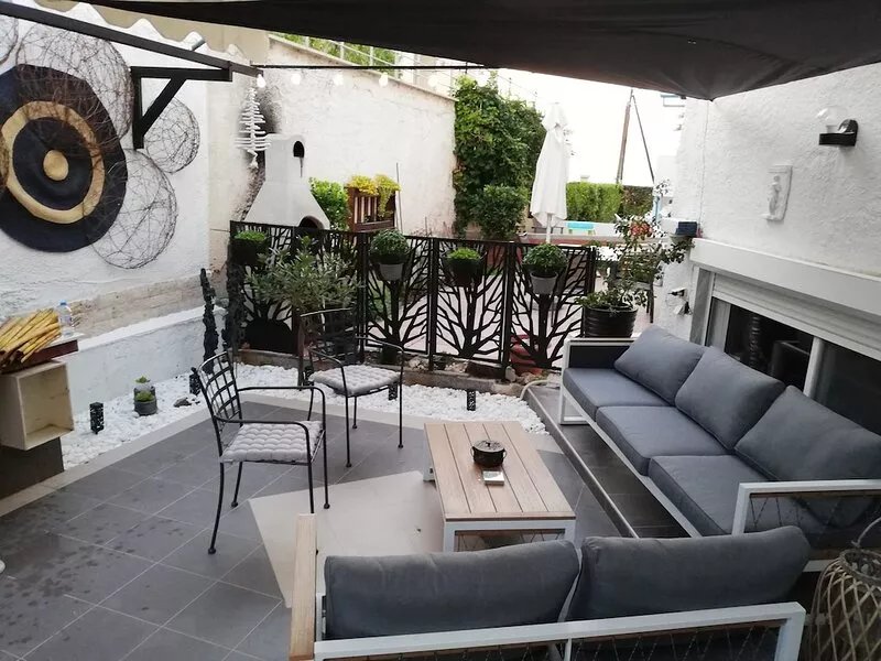 Jani's Beach House, 30meter from the beach , 9 km from the airport