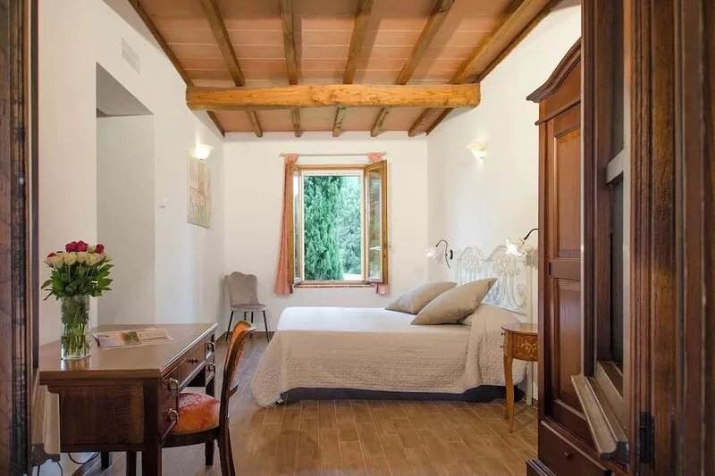PRIVATE TUSCAN VILLA WITH HEATED SWIMMING POOL - LAST WEEKS AVAILABLE
