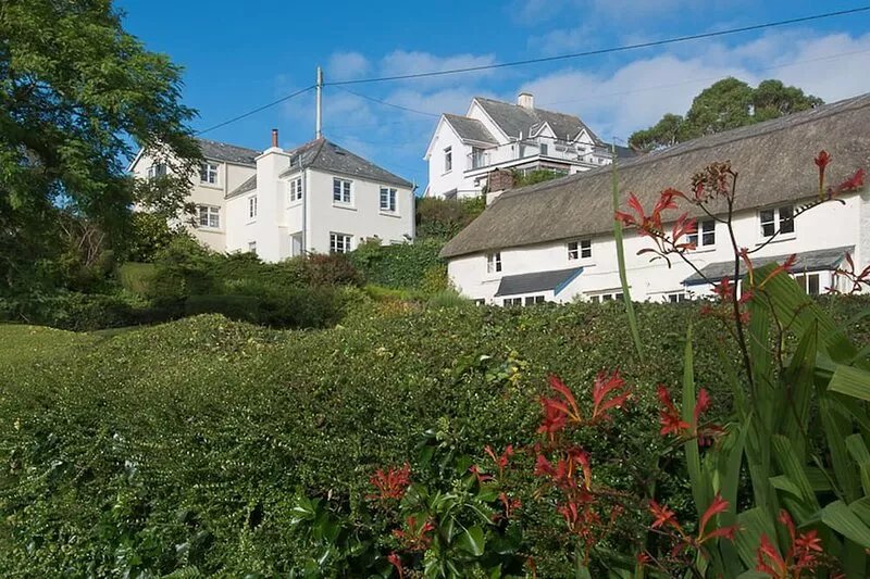 Attractive, Comfortable Cottage With All Up To Date Amenities In The Heart Of
