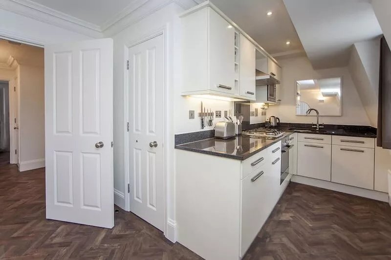Top Floor luxury apartment in central Bath - with parking
