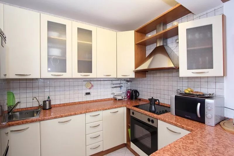 TANJA Three-Bedroom Apartment with Balcony