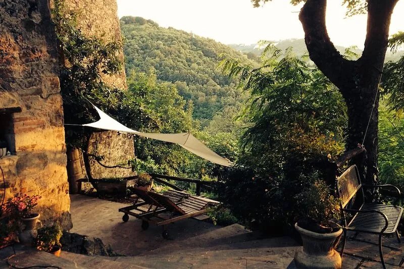 House-Tower in 15th Century Borgo Fontanini - with mountain views
