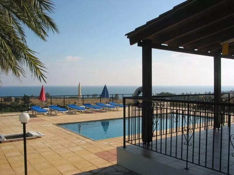 Bungalow, en-suite, sea view, Coral Bay, pool, walking distance, parking