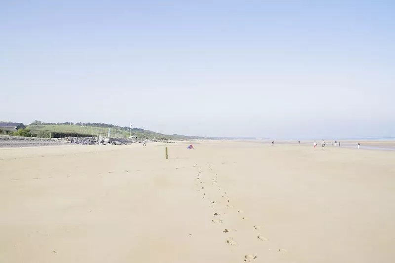 On Omaha Beach, 'So Sweet' family home with large garden, ALL INCLUSIVE