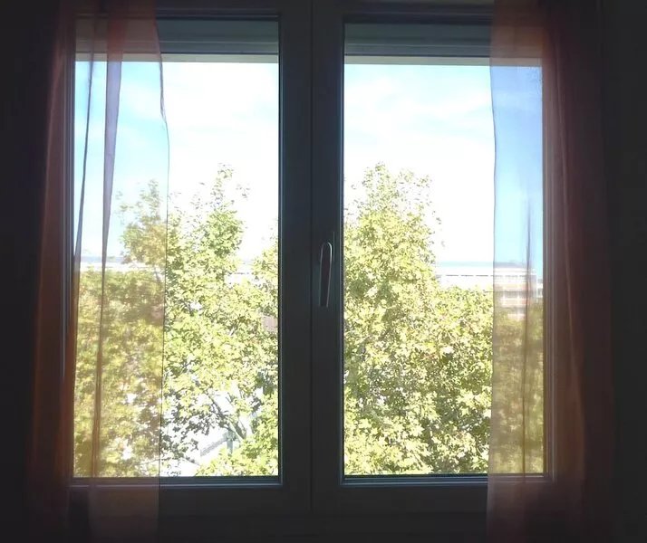 3 room air conditioned Antigone / Center with parking