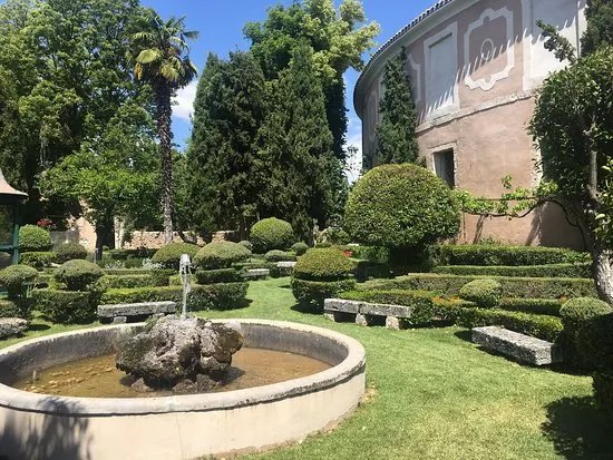 Jardines Romanticos de la Real Fabrica de Panos de Carlos III.Brihuega