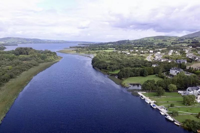 Luxury Riverside Holiday Home in stunning Ballina / Killaloe