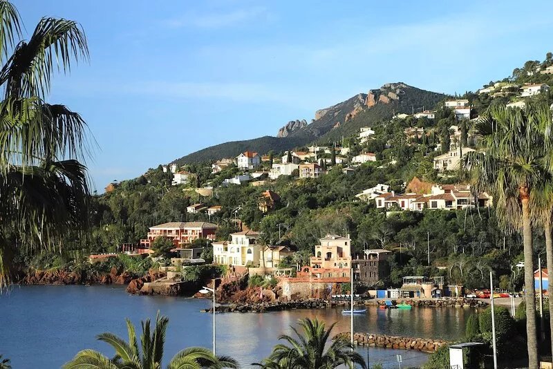 Two-bedroom 55 m² apartment with roof terrace, air-conditioned, sea view