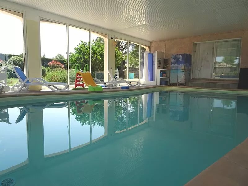 Rental house at Mazan. Private pool heated to 30 °. Superb Environment
