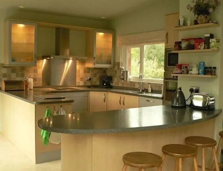 Secluded beachside 4 bed house, family & dog friendly, stunning creek views