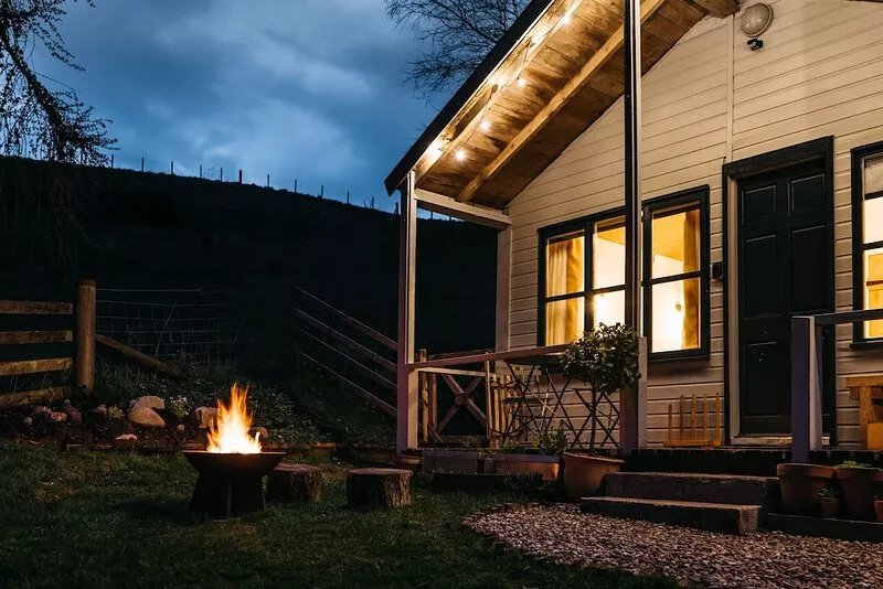 Idyllic wooden cabin 45 minutes away from Edinburgh & Glasgow