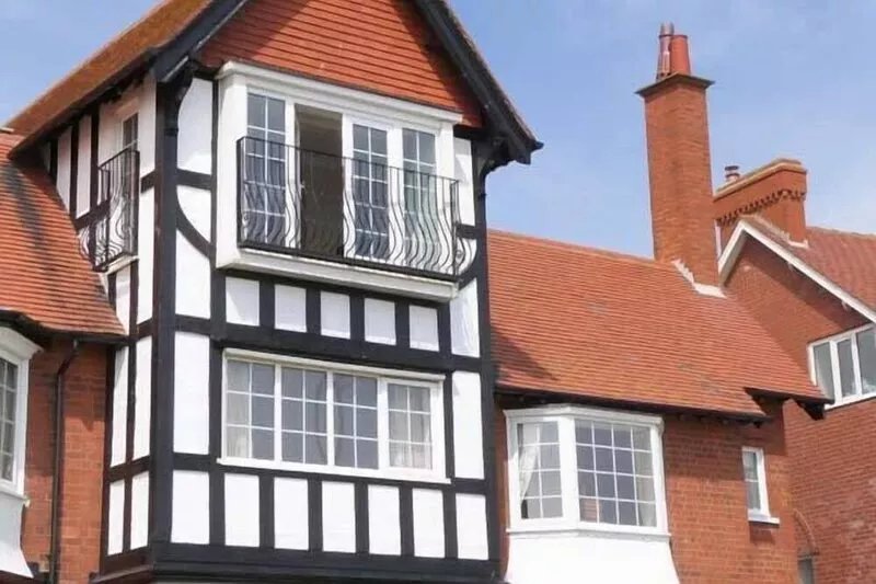 SANDY SHORE, family friendly, country holiday cottage in Bridlington
