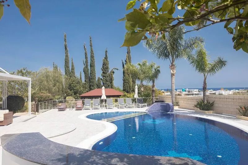 Villa Liana, Classy 4BDR Protaras Villa with Private Pool, Close to Fig Tree Bay
