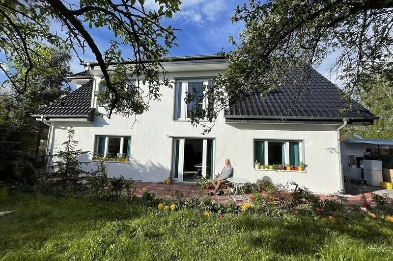 90 m2 family apartment in a new villa 16km from Berlin center with up to 3 beds