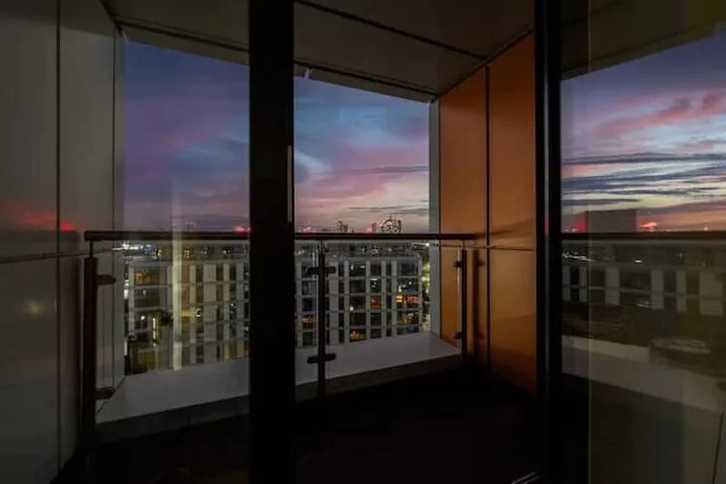 New Stylish & Spacious Salford Quays 1Bed apartment with balcony