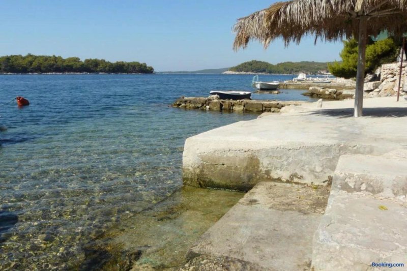 Apartment Near Sea Marinovic
