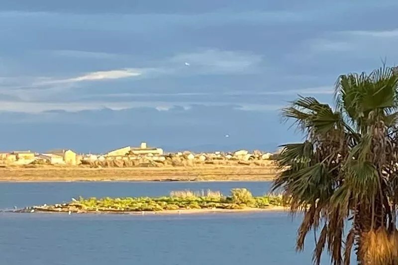 Very Nice Apartment Facing the Sea - 2 bedrooms - Wifi - CLIM-TV-LL-LV