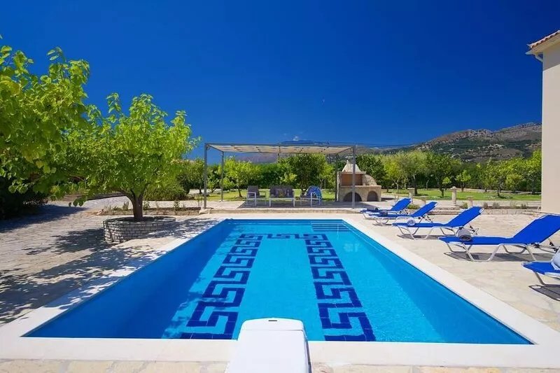 Private villa with pool 5 minutes from the beach and close to tavernas in Skala,
