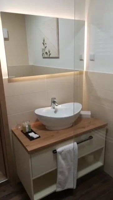 Kistücsök Food & Room