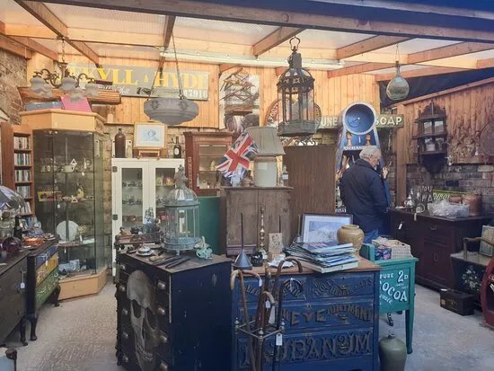 Lincoln Antiques & Collectables