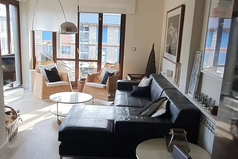 Bright and modern, 3 bed 2 bath, pool, terraces and great views. WIFI