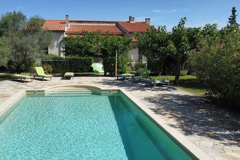 Dream villa beneath the Ventoux... incl. heated pool, Wi-Fi & cleaning service!