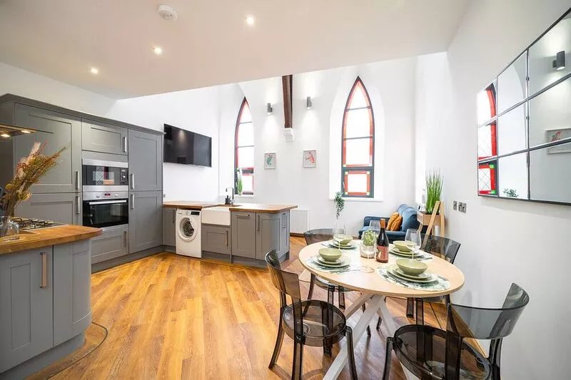 The Church Front - 2 bed luxury apartment in Montrose