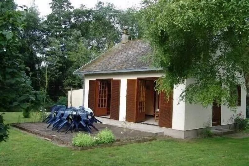 ground floor house in a hamlet in the countryside and quiet