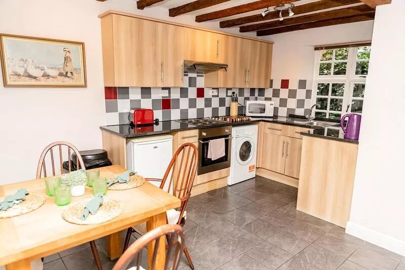 Cottage-Shared Bathroom-Terrace-Cottage