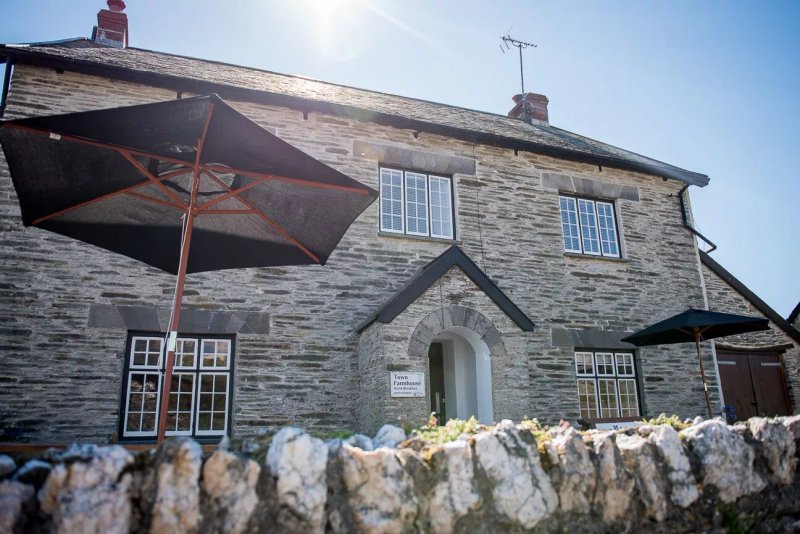 Town Farmhouse Guesthouse