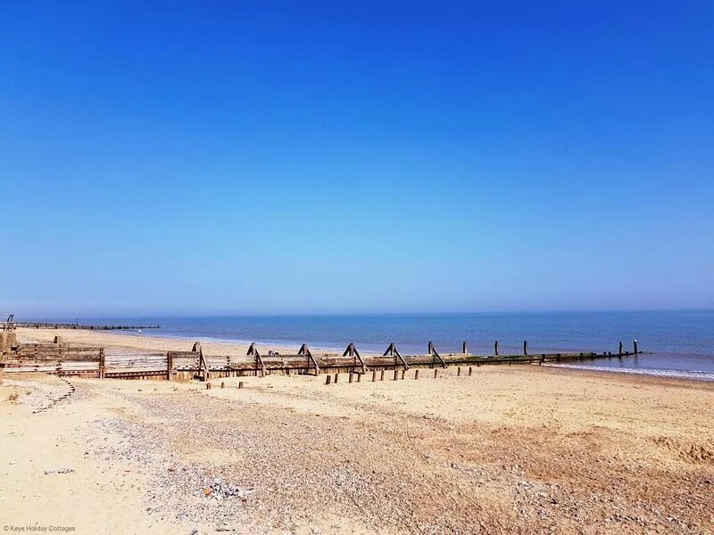 23 Hillside, Mundesley -  located on a quiet site on the cliff top, provides
