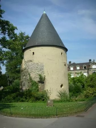La Tour Camoufle
