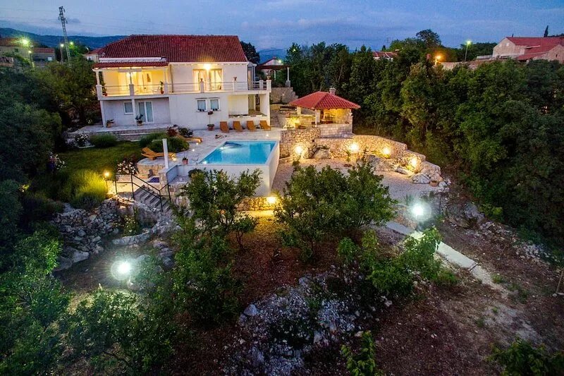 Villa Sun - charming villa with pool, full privacy, wedding, near Dubrovnik
