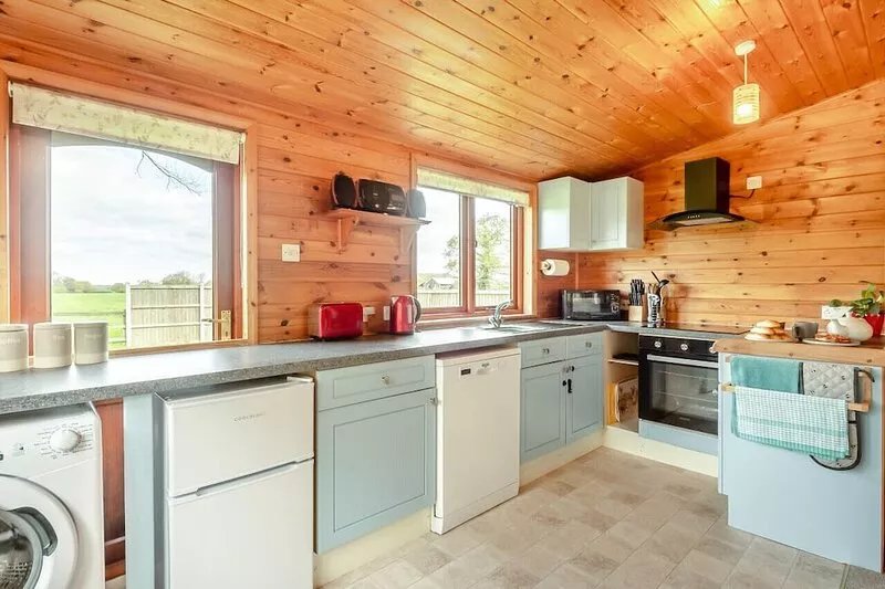 Search Light Meadow - Two Bedroom House, Sleeps 4
