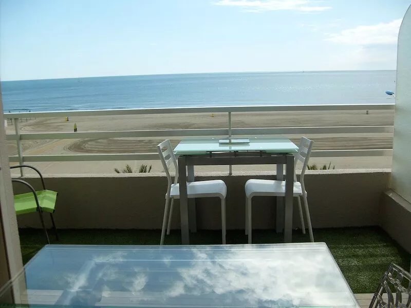 3-room apartment facing the sea 4 to 6 people 2 bedrooms Very pleasant parking