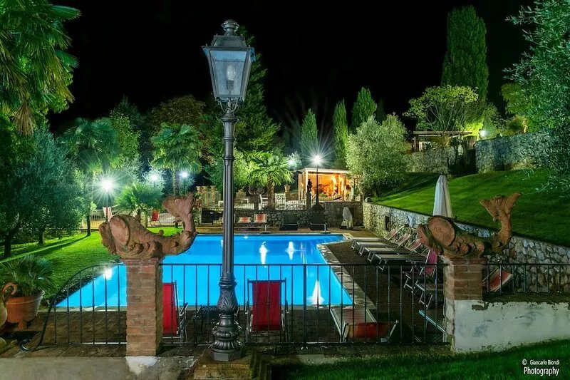 Villa Osservatorio for up to 11 with private pool, 15mins to San Gimignano