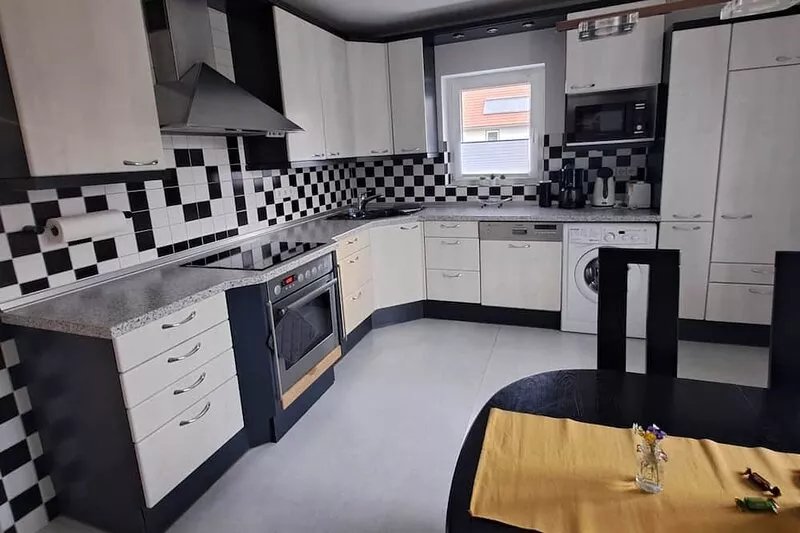 Apartment with large balcony, approx. 2 km west of the lake shore in a quiet