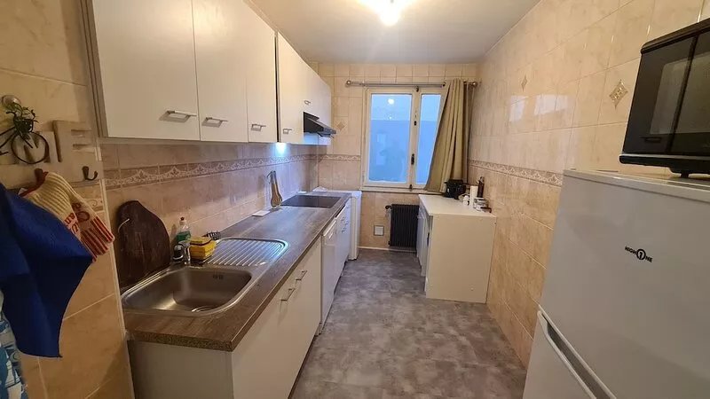 Nice Type 3 close to all amenities 20 minutes walk from the lake