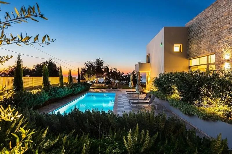 HIGH QUALITY VILLA  ,EXCEPTIONAL SEA VIEWS,  50m² POOL, AMAZING GARDEN, PRIVACY