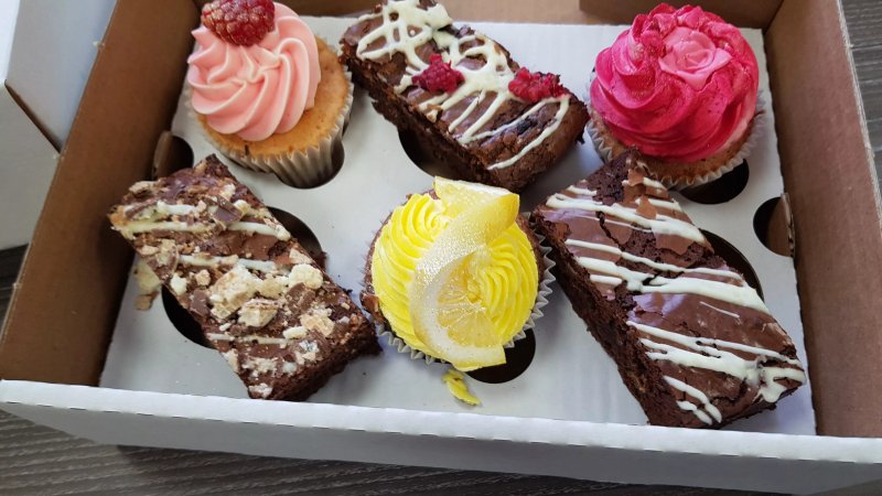 Hannah's Cakes and Bakes