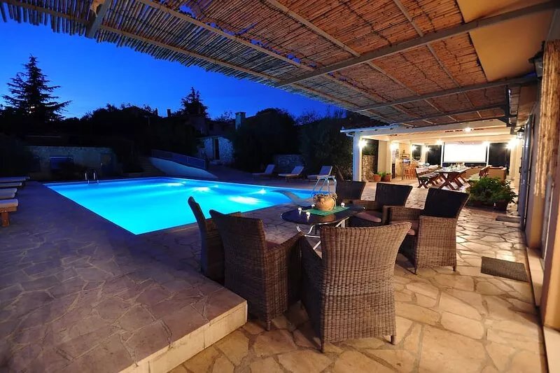 Villa Krnic - Olimpic pool, Launge bar, Party club... to enjoy nature