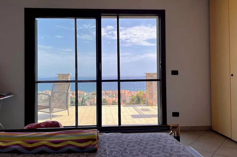 Villa Nemo, Liguria, perfect sea view and private pool, 5 minutes to the beach