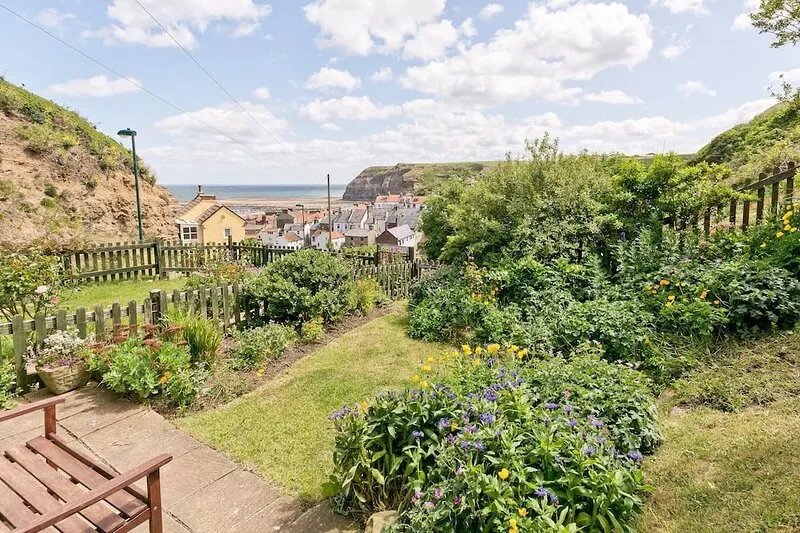 2 bedroom accommodation in Staithes, Cleveland