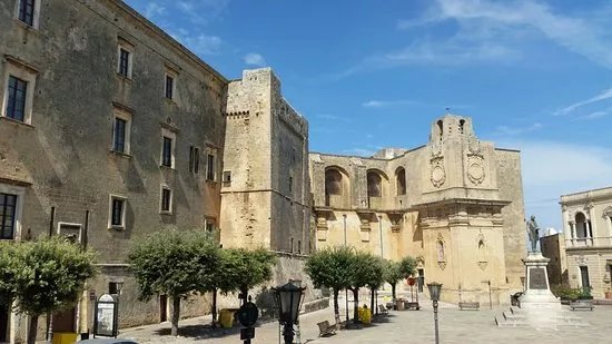 Piazza Pisanelli