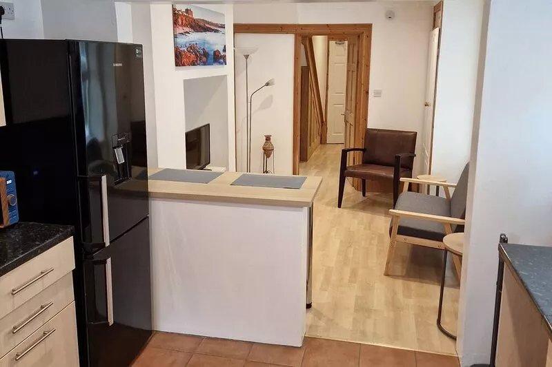 Open Plan Centrally Located Garden Flat in the Heart of Newquay