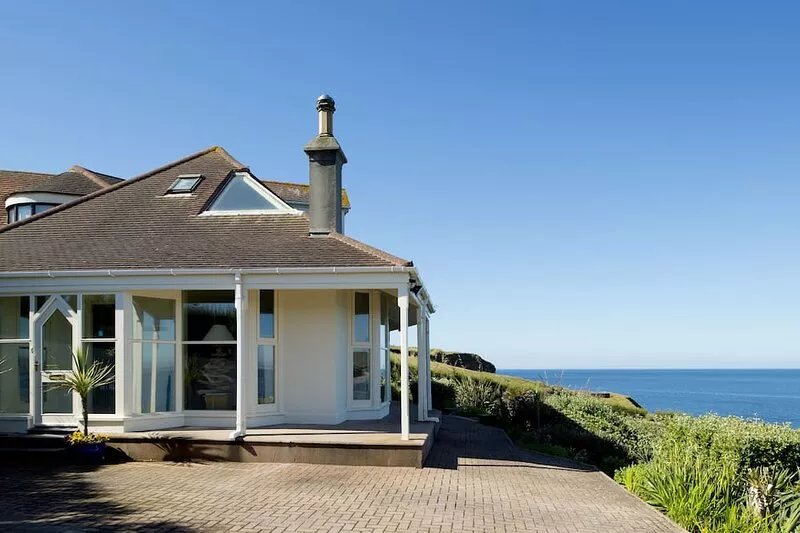 Beautiful Coastal Cornish House with outstanding sea views overlooking beach